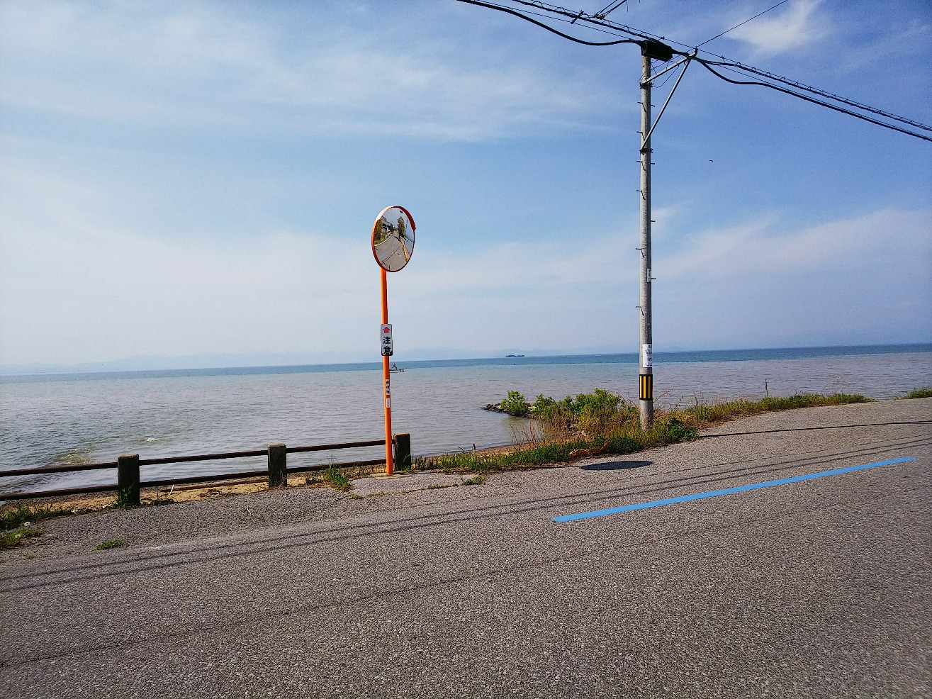 田んぼと琵琶湖